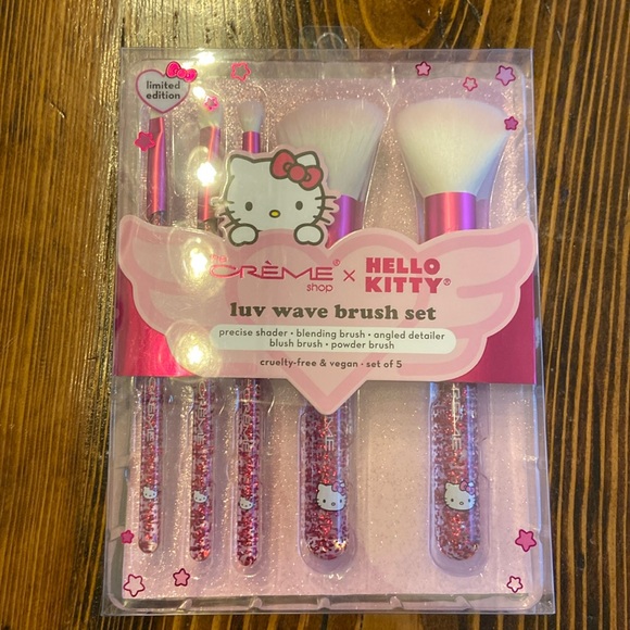 the creme shop Other - The Crème Shop X Hello Kitty Make up Brushes